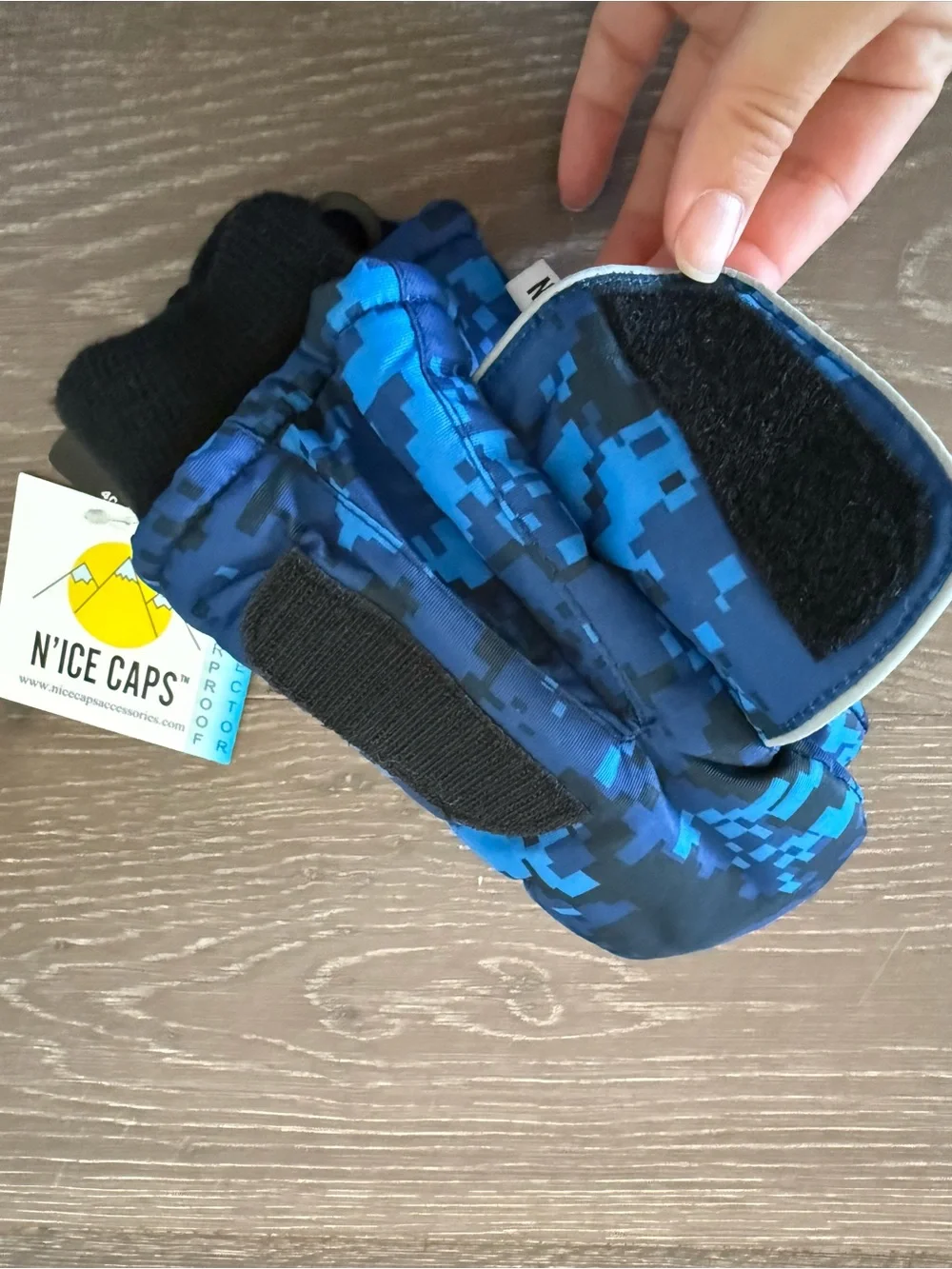 NWT! Kids Blue Camo Waterproof Mittens